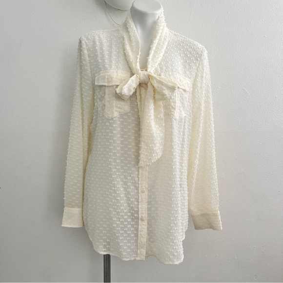 Banana Republic Cream Textured Blouse with Bow LARGE NEW - Picture 5 of 10